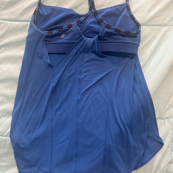 Two Lululemon tanks-size 6 - Picture 3 of 7